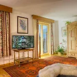 شقة I In The Anton House *